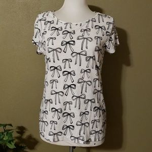 LOFT black and white bow print short sleeve top